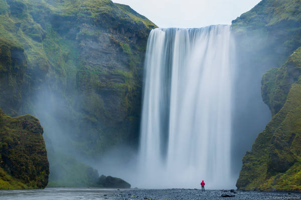 Skógafoss Scale