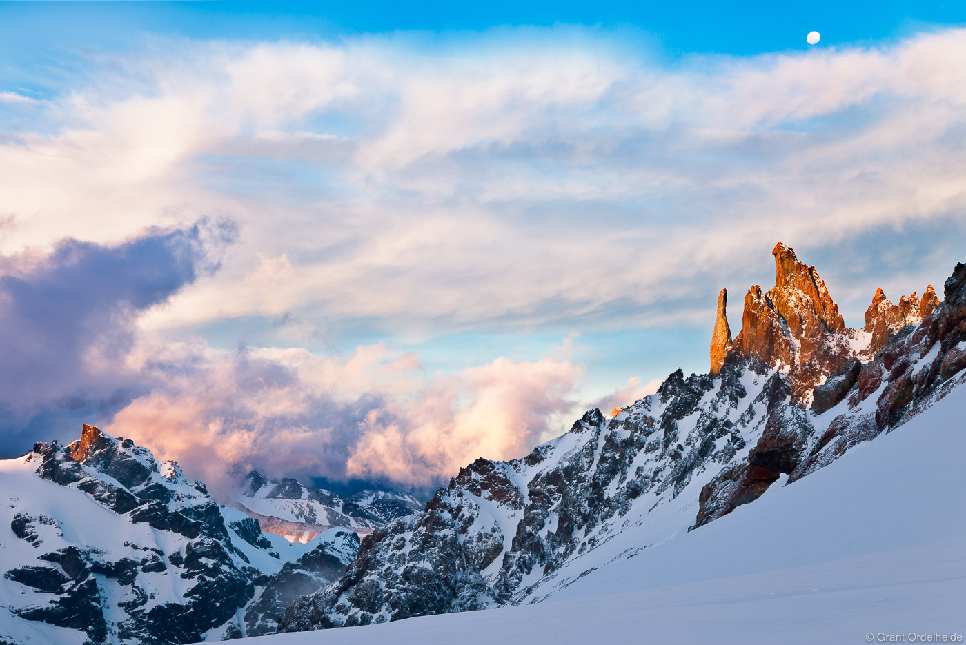 Sunset on some spires along the&nbsp;Peñon Glacier in Cerro Castillo National Reserve.