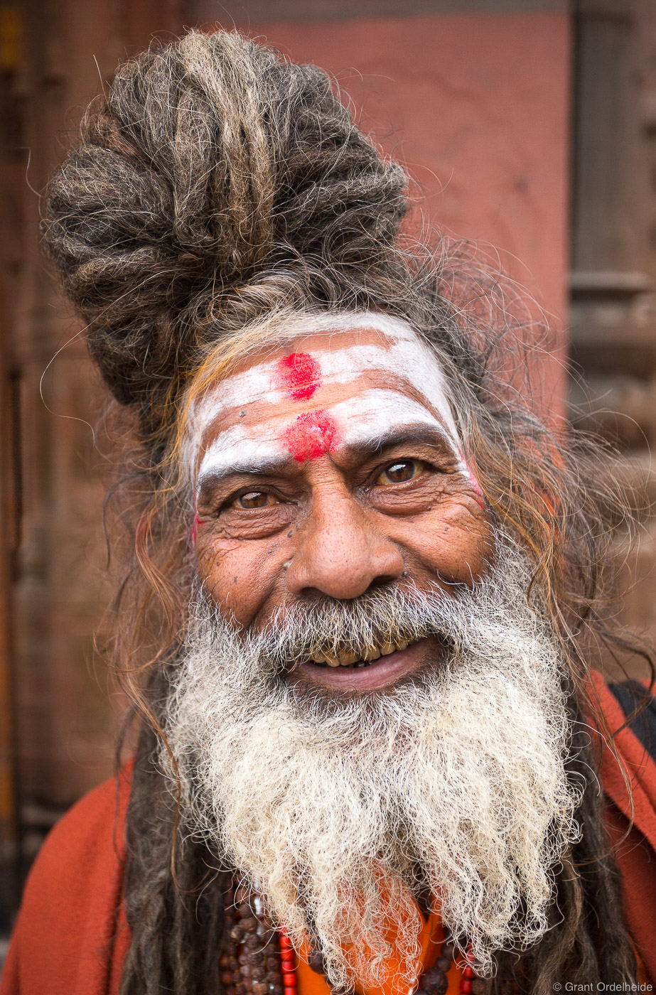 A portrait of a holy man along the banks of the holy Ganges River.