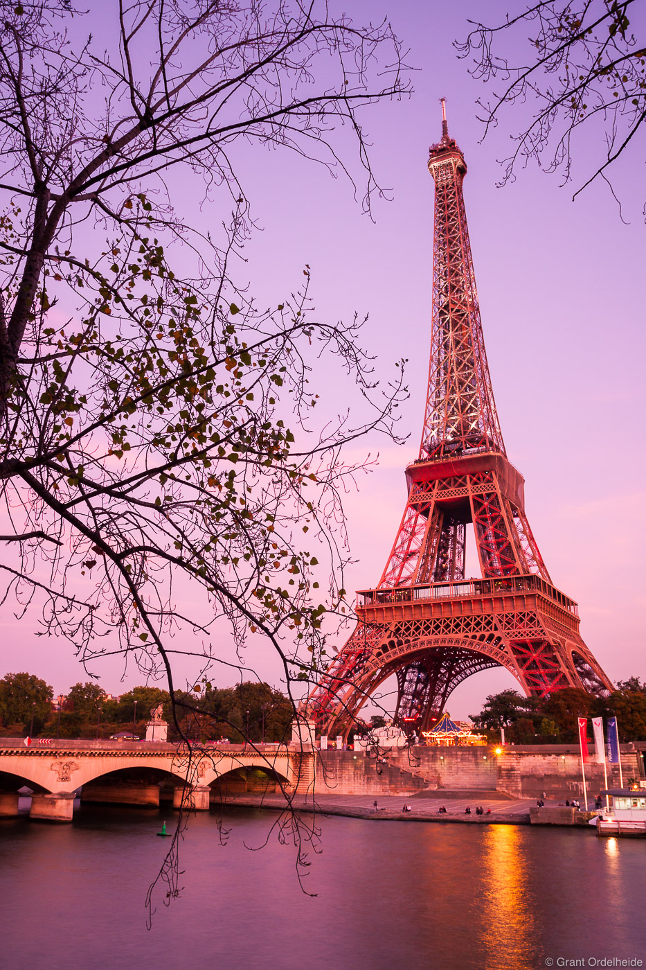 One of&nbsp;the most recognized landmarks in the world reflected in the Seine river.